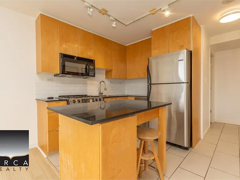 989 Beatty St #604 — Photo 6