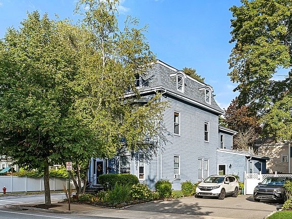 2nd image of 189 Washington St #2