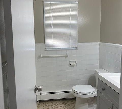 5th image of 171 Willard Ave Floor 2