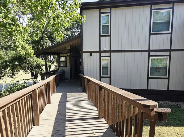 1 White Oak Ave, Holiday Island, AR 72631