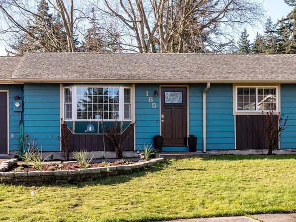 185 NW 10th Court, Oak Harbor, WA 98277