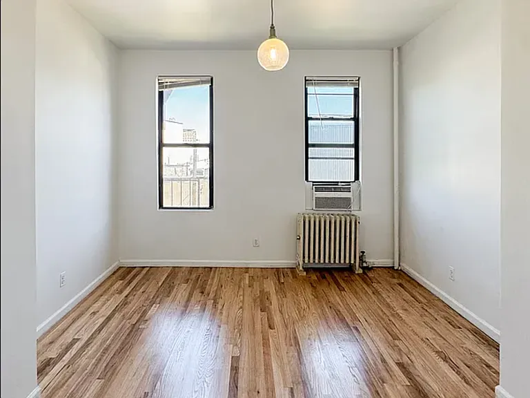 955 Grand St #3 — Photo 1