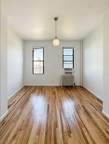 955 Grand St Photo 1