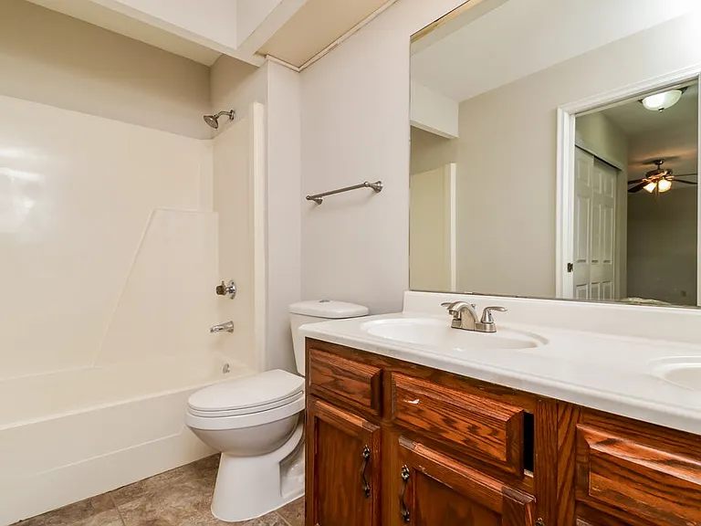17 Hollow Tree Ct — Photo 19