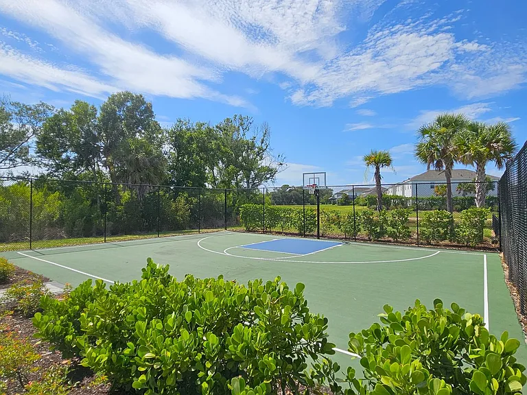15285 Shady Palms Ln — Photo 3