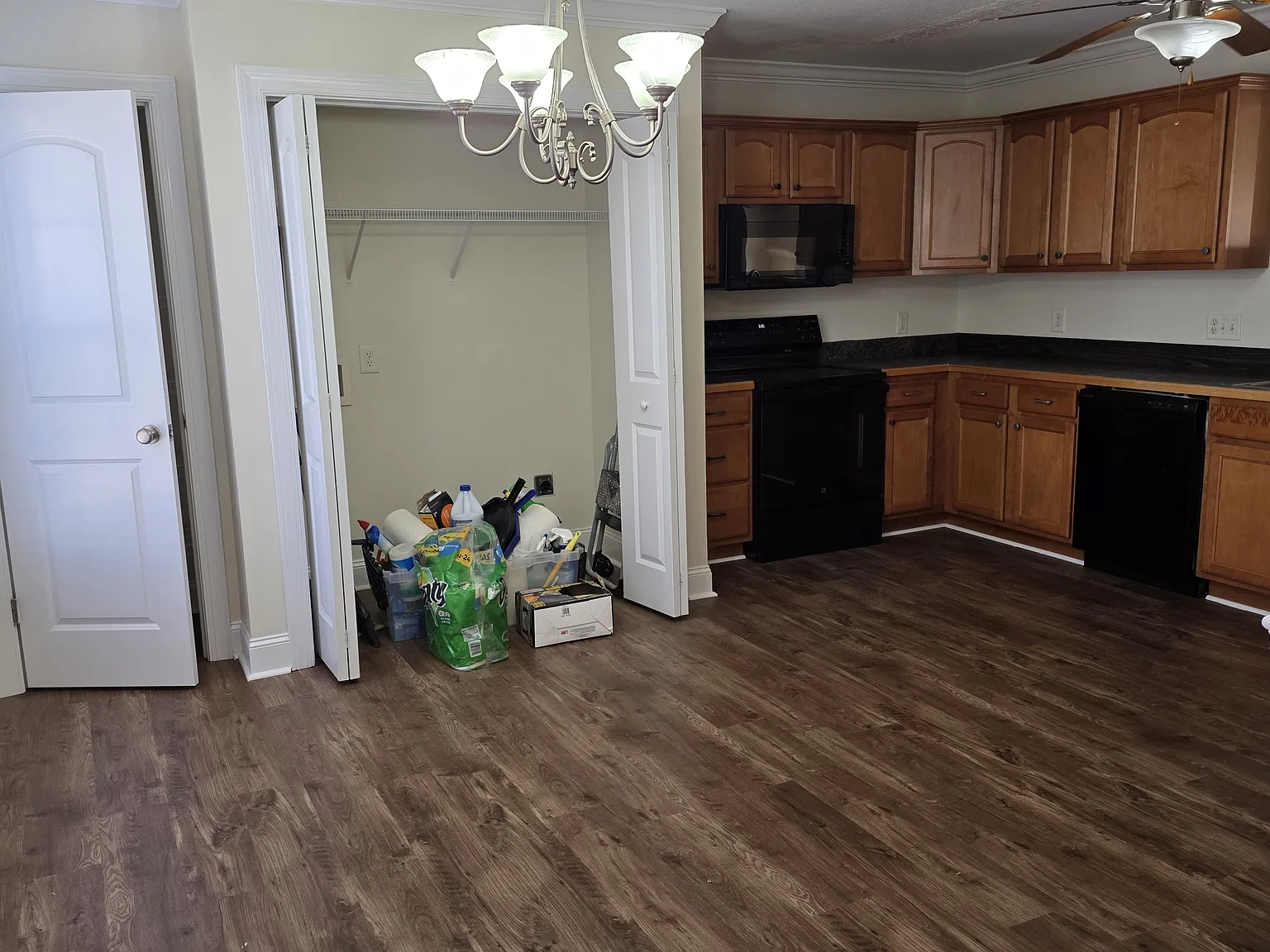 3 bed, 2.5 bath, $1,500 — Photo 4