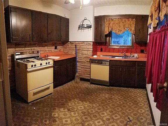 2nd image of 420 Shirley Ave