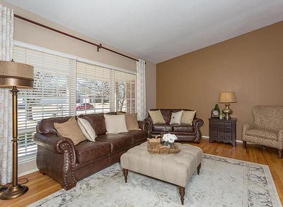 5th image of 356 Sudbury Ln