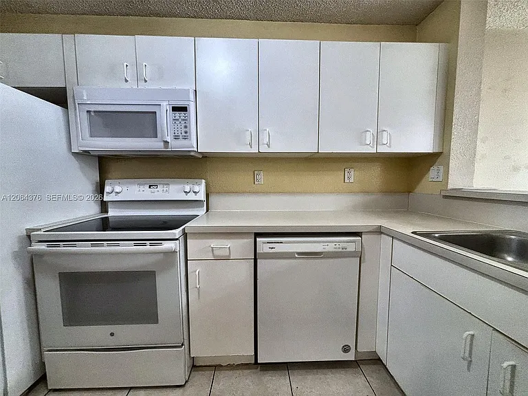 14391 SW 120th Ct #7 — Photo 3