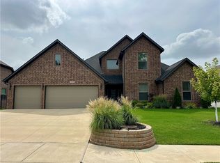 209 NW Highland Rd, Bentonville, AR 72712