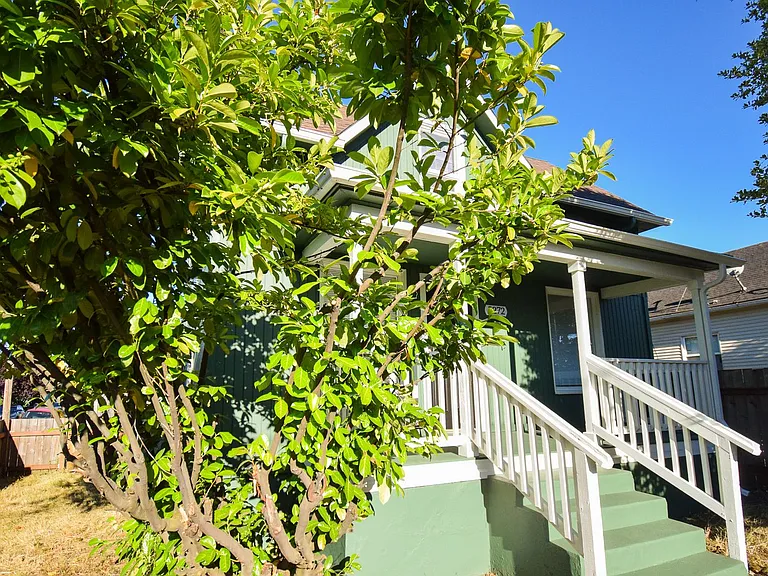 5272 NE 8th Ave — Photo 35