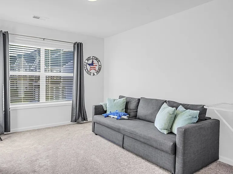 329 Hartland Pl — Photo 13