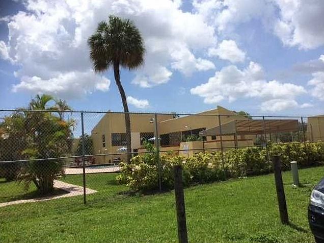 1st image of 2541 N 40th Ave #2541