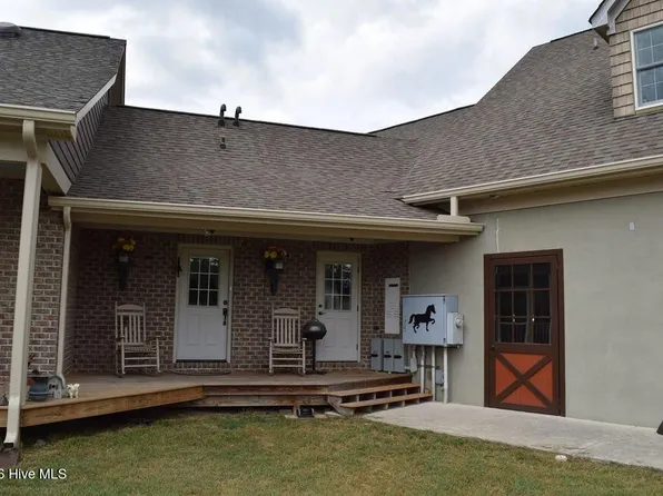 245 Blue Valley Rd, Vass, NC 28394