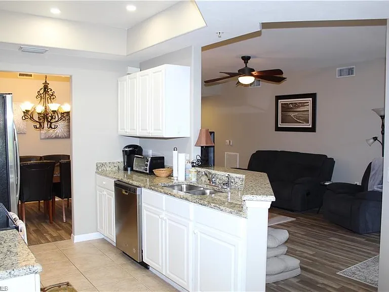 1400 Tiffany Ln #2406 — Photo 4