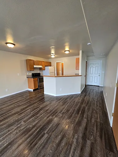 380 Dean Ave Photo 1