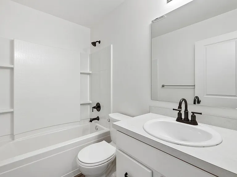 1061 Ebbets Dr SW — Photo 23