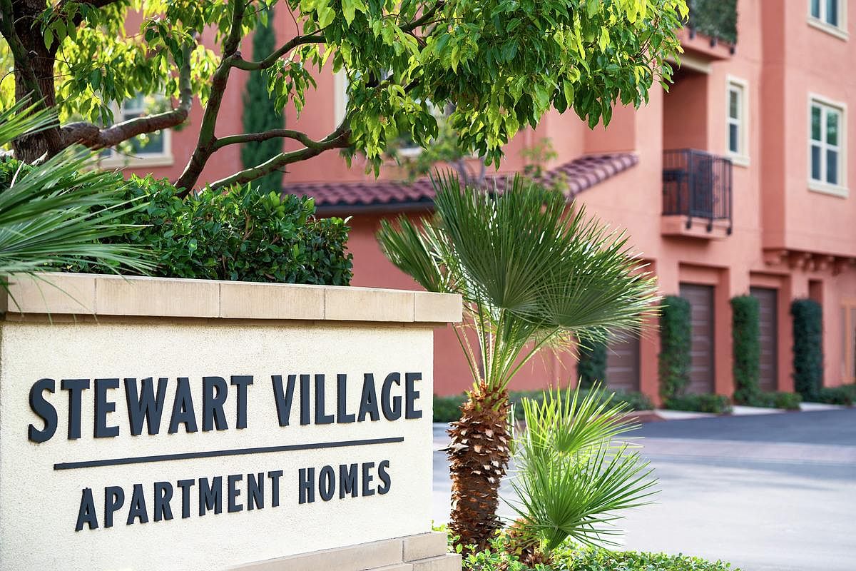 Stewart Village Apartment Homes Apartment Rentals Sunnyvale