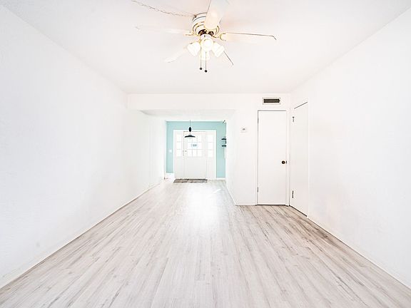 3rd image of 3431 S Peninsula Dr #9