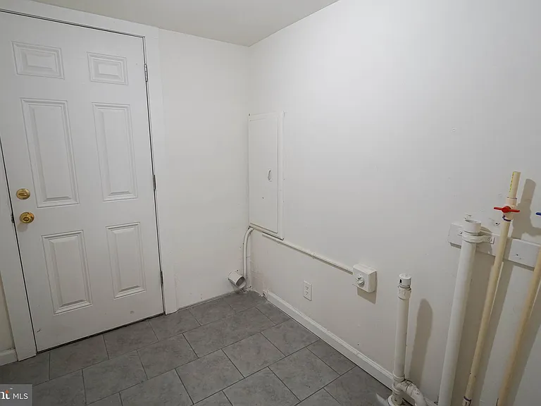 231 Newton St #A — Photo 25