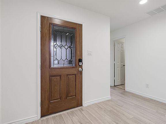 5th image of 4509 Maplewood Ave