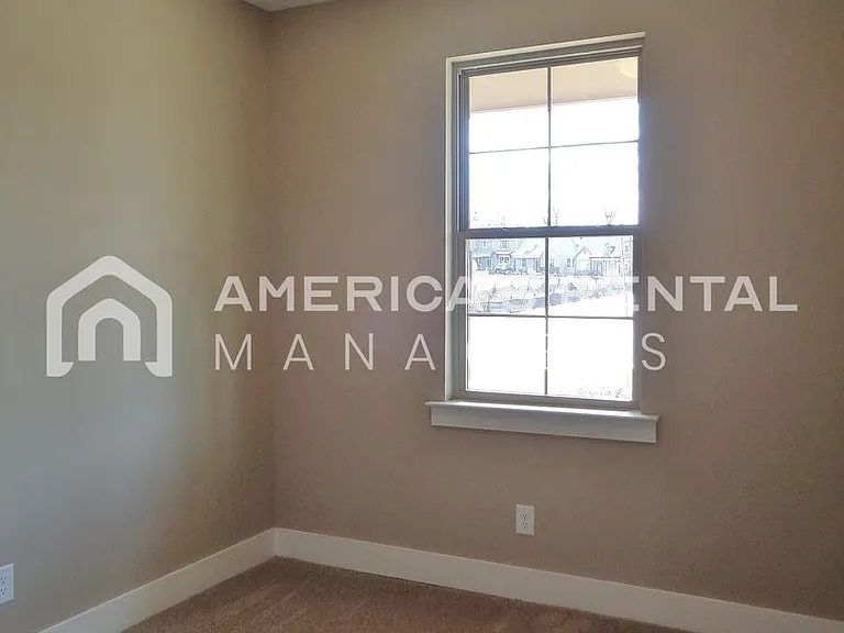602 The Heights Ln — Photo 8