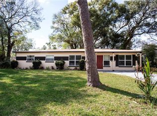 10904 N Teegreen Rd, Tampa, FL 33612