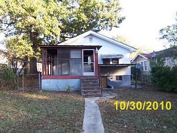 2nd image of 809 11th Ave