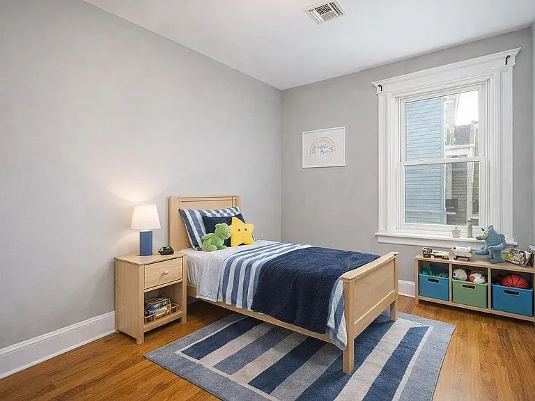 47 Webster Ave — Photo 8