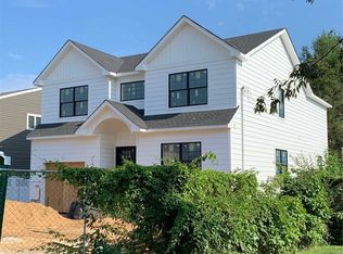 2046 Bedford Ave, Bellmore, NY 11710