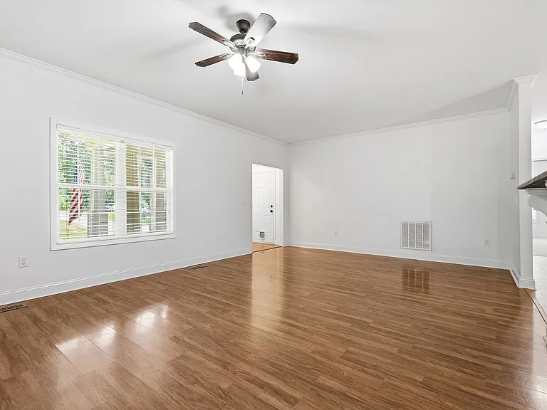 80 Valor Cir — Photo 7