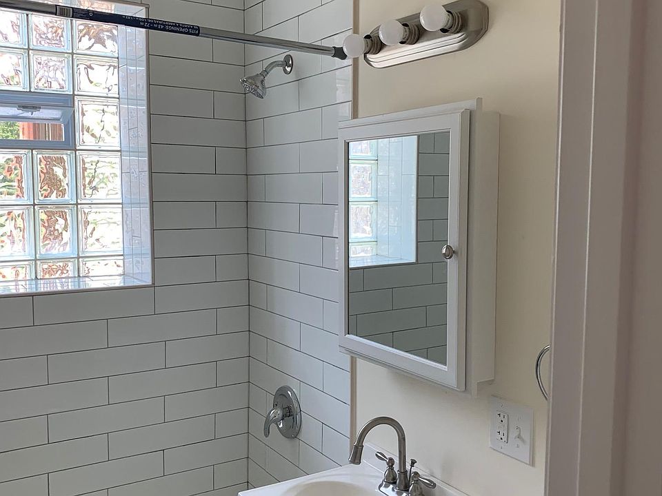 1st image of 2106 N Saint Louis Ave #3