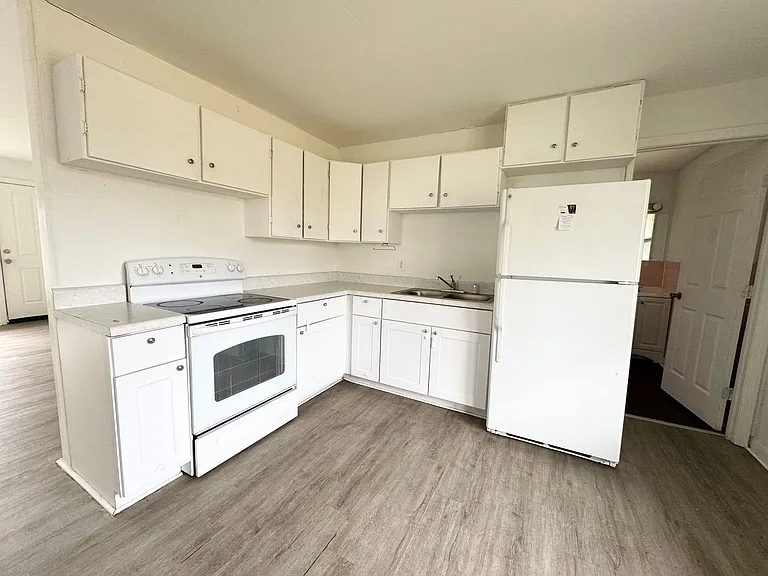 334 King St — Photo 9
