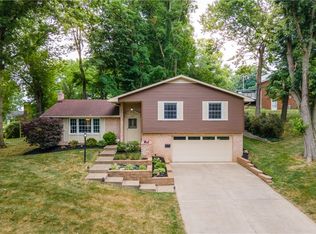 1261 Rolling Meadow Rd, Pittsburgh, PA 15241
