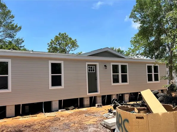 10040 Lake Dr, Weeki Wachee, FL 34613