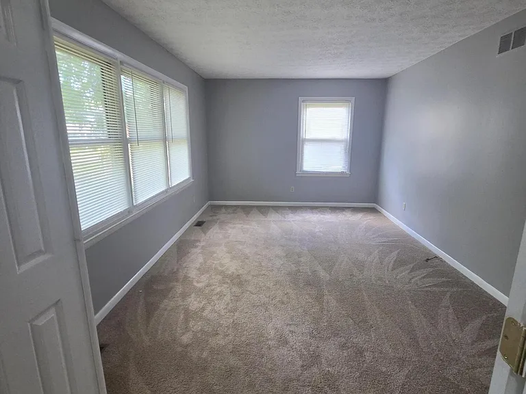 3334 Nevius Dr — Photo 3