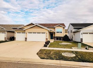 15 Berkeley St, Surrey, ND 58785