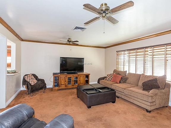 3rd image of 4652 E Wyoming Ave