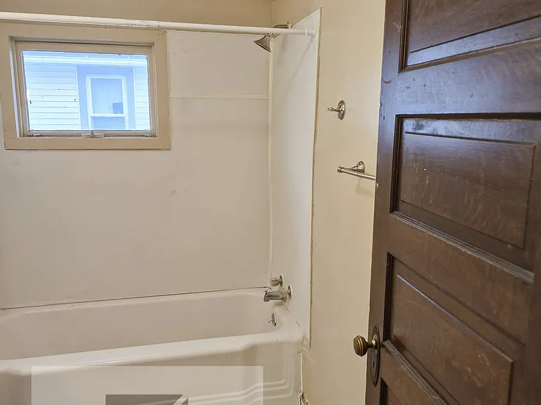 596 Lafayette Ave — Photo 40