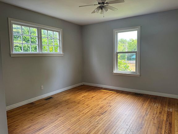 4th image of 328 South Dr