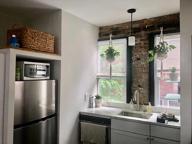 3102 N Southport Ave #CH — Photo 2