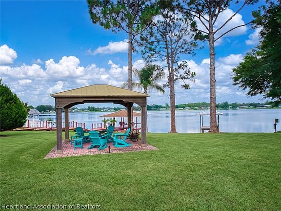 4th image of 793 Lake August Dr