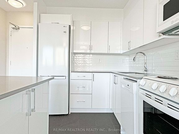 4th image of 666 Spadina Ave #1408