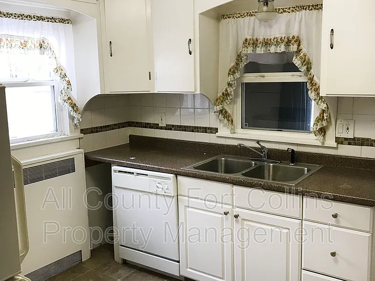 401 Elm St #4 — Photo 10