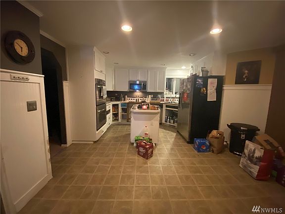 4th image of 1620 169th Street Ct S