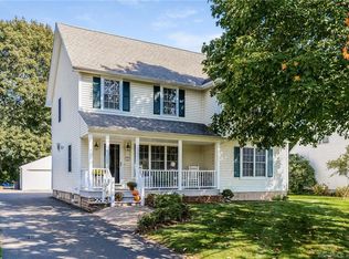 9 Reynolds Ave, Branford, CT 06405