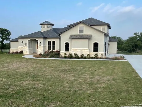 538 James Way, Castroville, TX 78009