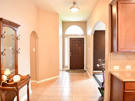 4th image of 6410 Alicia Way Ln