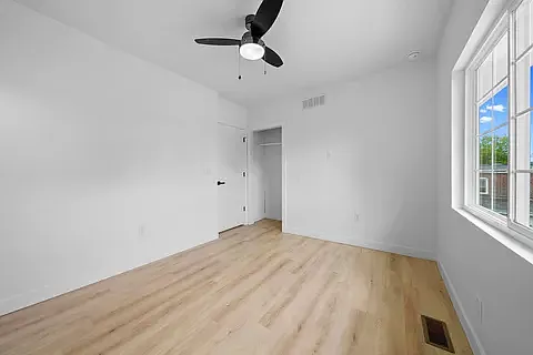 1462 Hamlet St — Photo 15