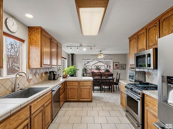 5th image of 2979 San Mateo Dr